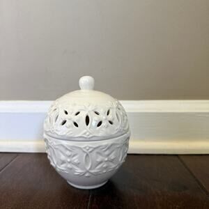 Vintage I Godinger Ceramic Fairy Lamp Cream Pierced Floral Candle Holder